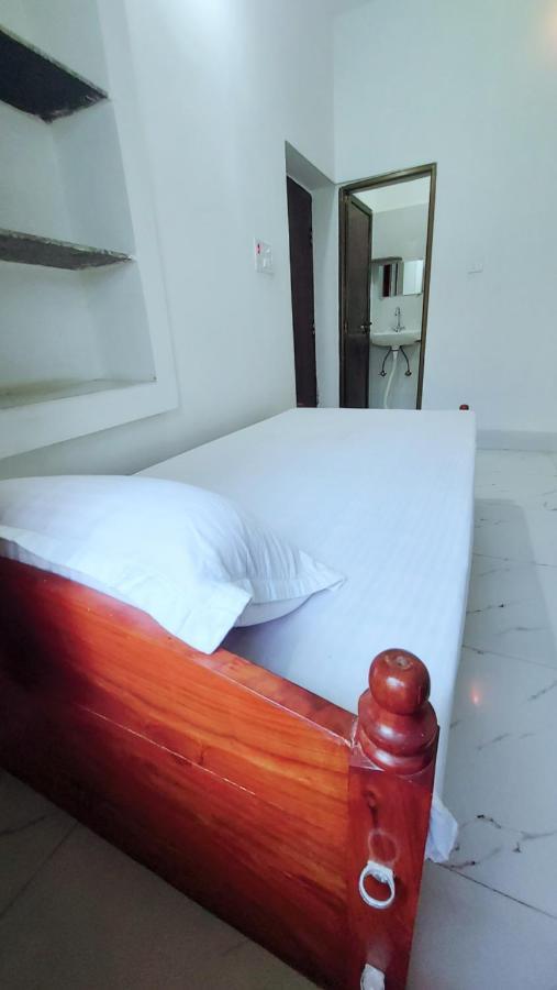 Nilam Guest House Bodh Gaya Exterior photo